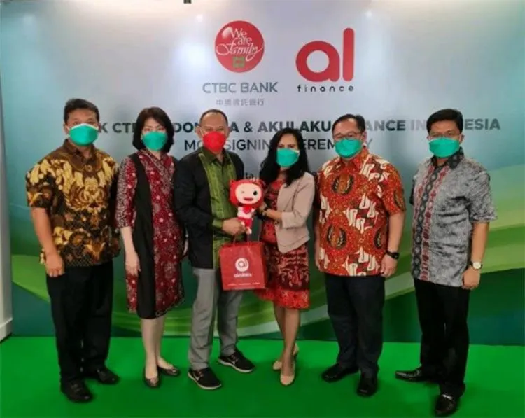PT Bank CTBC Indonesia (Bank CTBC) dan PT Akulaku Finance Indonesia (Akulaku) menandatangani Memorandum of Understanding (MoU) untuk fasilitas pembiayaan mulai perorangan hingga pemilik Usaha Mikro, Kecil dan Menengah (UMKM).