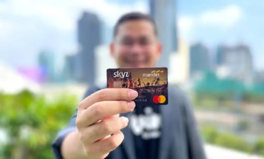 PT Bank Mandiri (Peesero) Tbk. menambahkan fitur Power Cash atau tarik tunai dari kartu kredit untuk nasabah terpilih serta pembayaran QRIS dengan sumber dana kartu kredit melalui Livin’ by Mandiri.