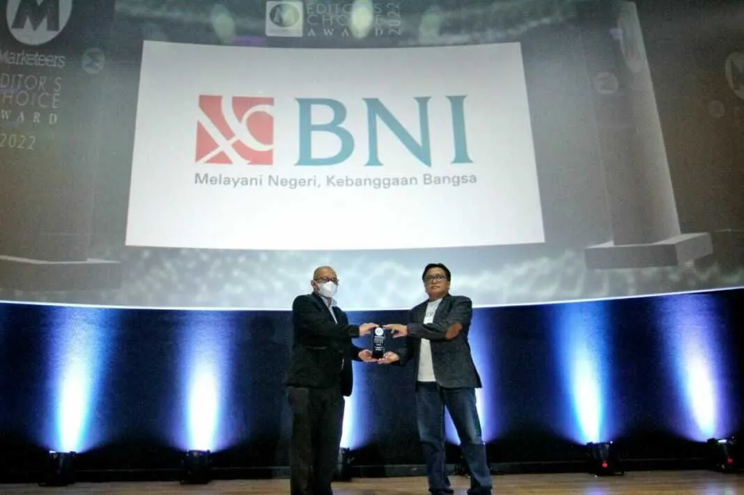 BNIDirect didapuk menjadi Seamless Financial Platform of the Year oleh majalah Marketeers