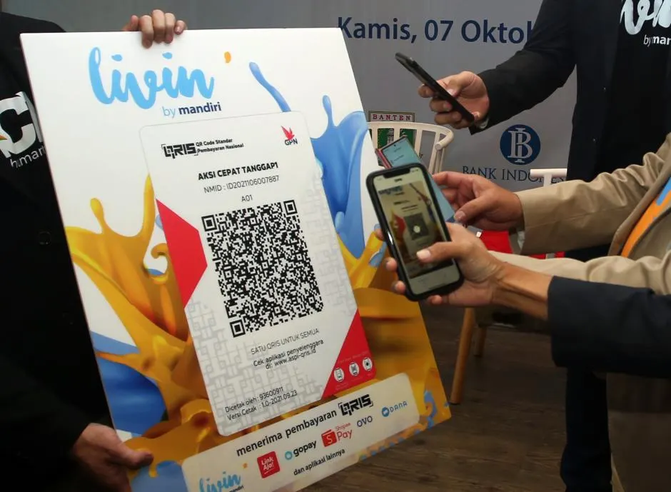 Selama periode 10 Juli-31 Desember 2023 Bank Mandiri menggelar program cashback hingga 50% kepada pengguna QRIS di Livin’ by Mandiri.
