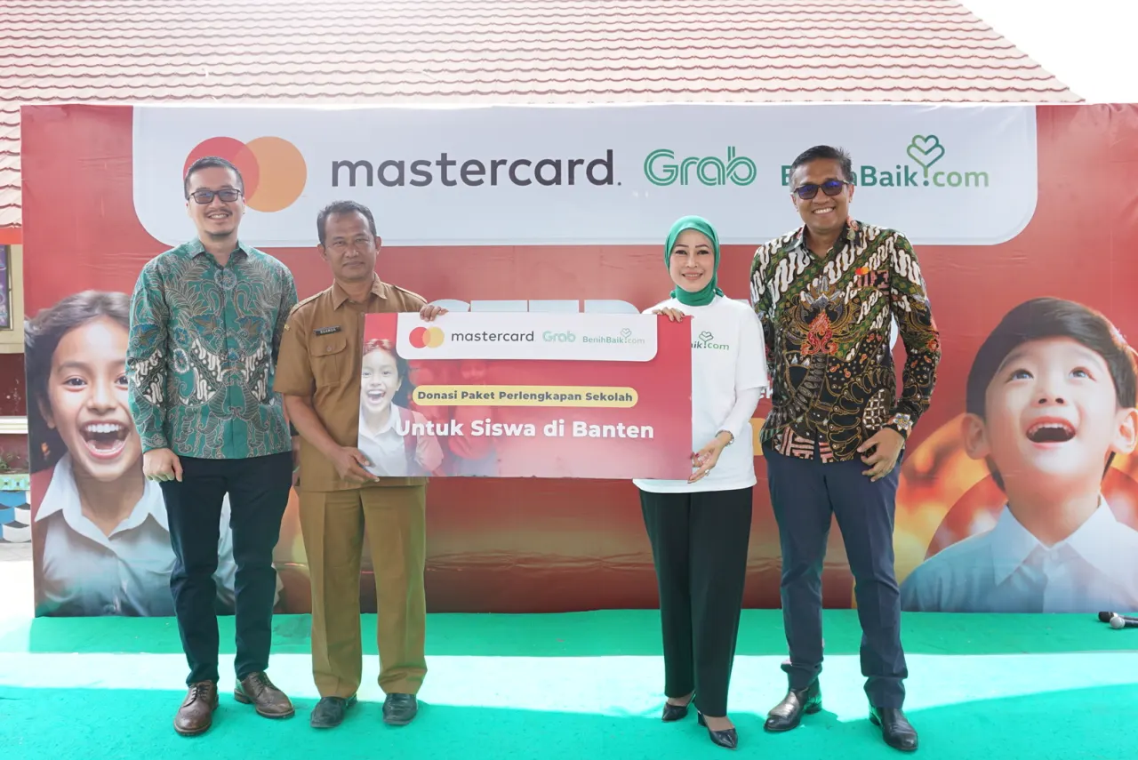 Kolaborasi Mastercard, Grab dan BenihBaik.com hasilkan Rp1,5 miliar untuk bantu siswa di Banten