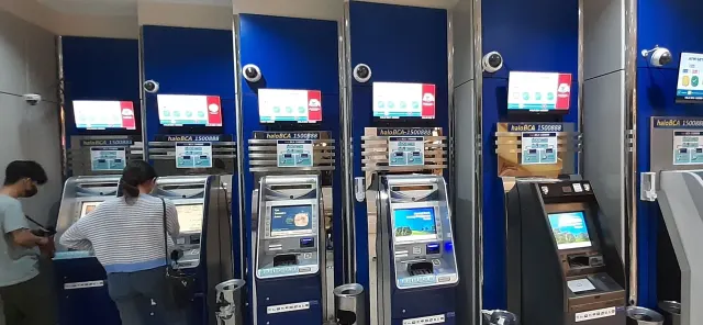 Digitalisasi perbankan, nasabah diprediksi tak lagi bertransaksi di ATM