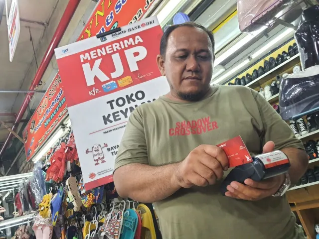 Pedagang pasar diajak manfaatkan KUR dan layanan digital Bank DKI